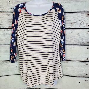 Eyeshadow Navy Floral & Stripe Raglan Sleeve Top Women’s Medium Rayon Blend